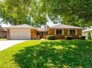 8316 Hammontree Dr, Urbandale, IA 50322