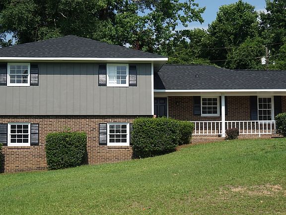 2nd image of 3806 Brookwood Cir