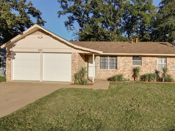 807 Clover Park Dr, Arlington, TX 76013
