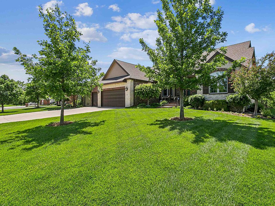 1st image of 2215 N Loch Lomond Ct