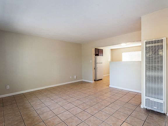 4th image of 1050 Grand Ave APT B