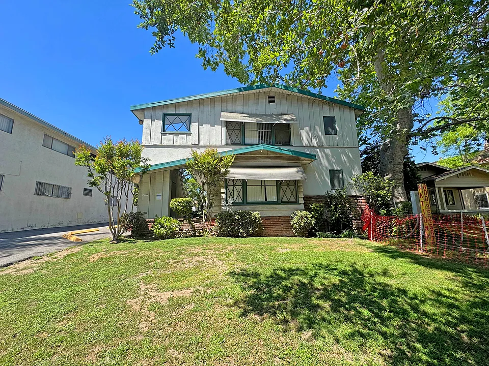 703 E Villa St #3