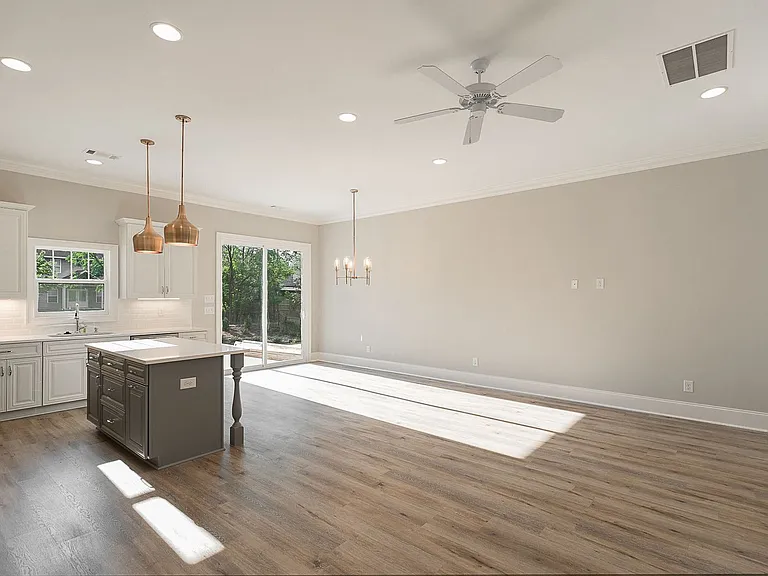 437 Sanders St #3 — Photo 3