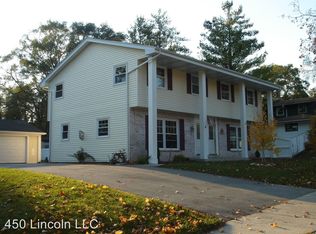 N40W5515 Wilshire Dr, Cedarburg, WI 53012