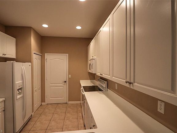 5th image of 10300 Olivewood Way Unit 71