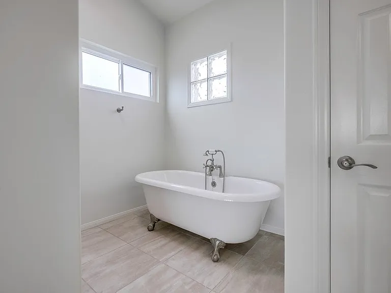 19312 Harding Ln — Photo 21
