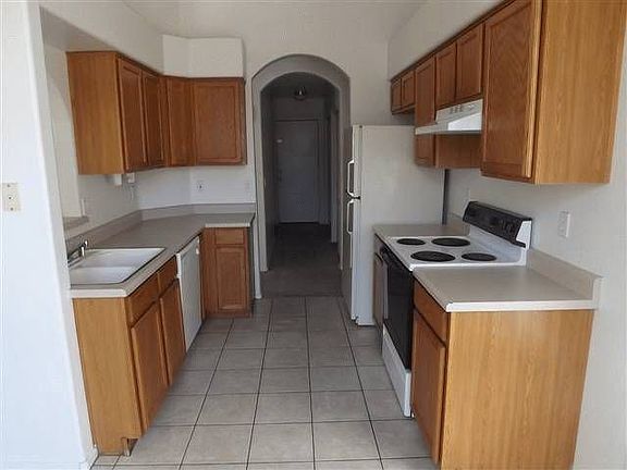2nd image of 347 S Oakland