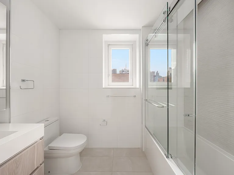 555 W 43rd St #12H — Photo 7