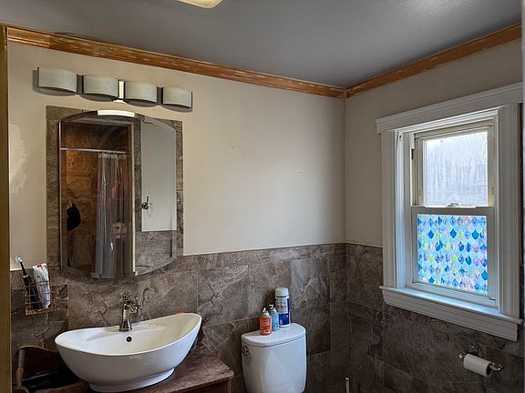 4th image of 21 Spaulding St