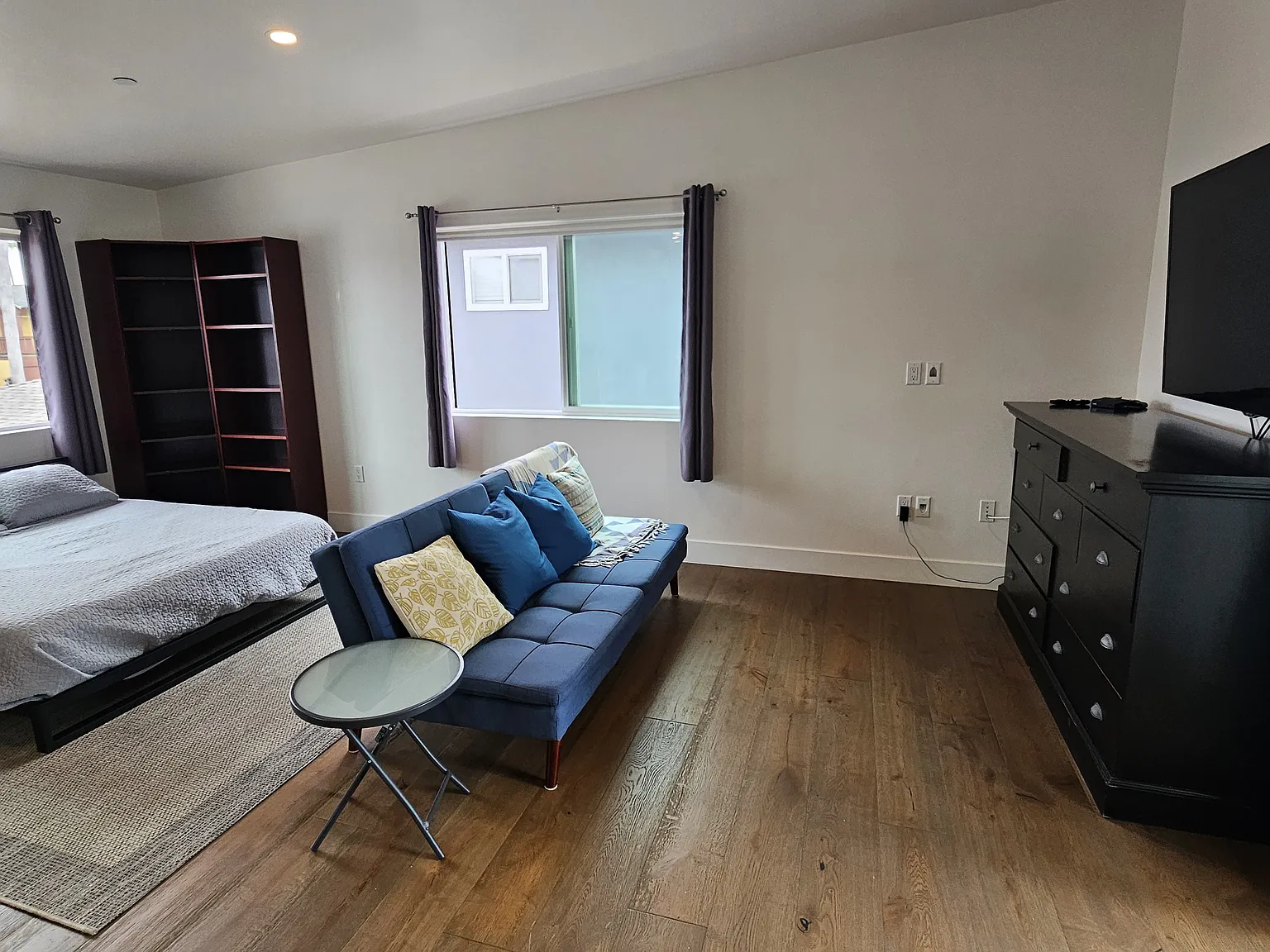 Studio, 500 sqft, $2,100 — Photo 3