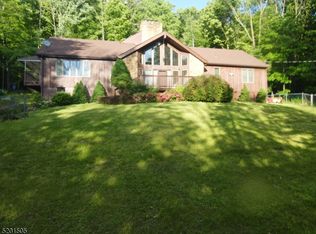 6 Perona Rd, Andover, NJ 07821