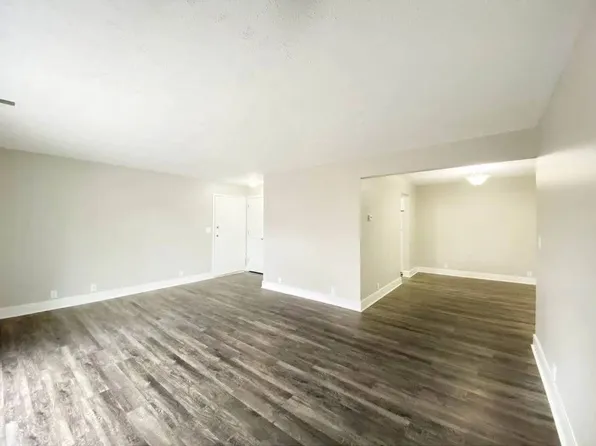 Fontainebleau Apartments, 801 W 29th Ave #705-06, Bellevue, NE 68005
