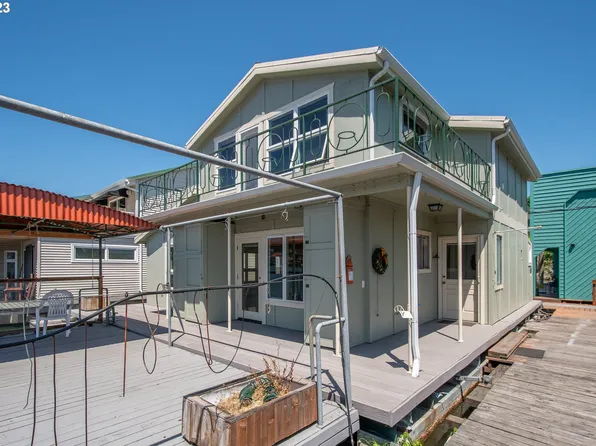 440 N Tomahawk Island Dr, Portland, OR 97217