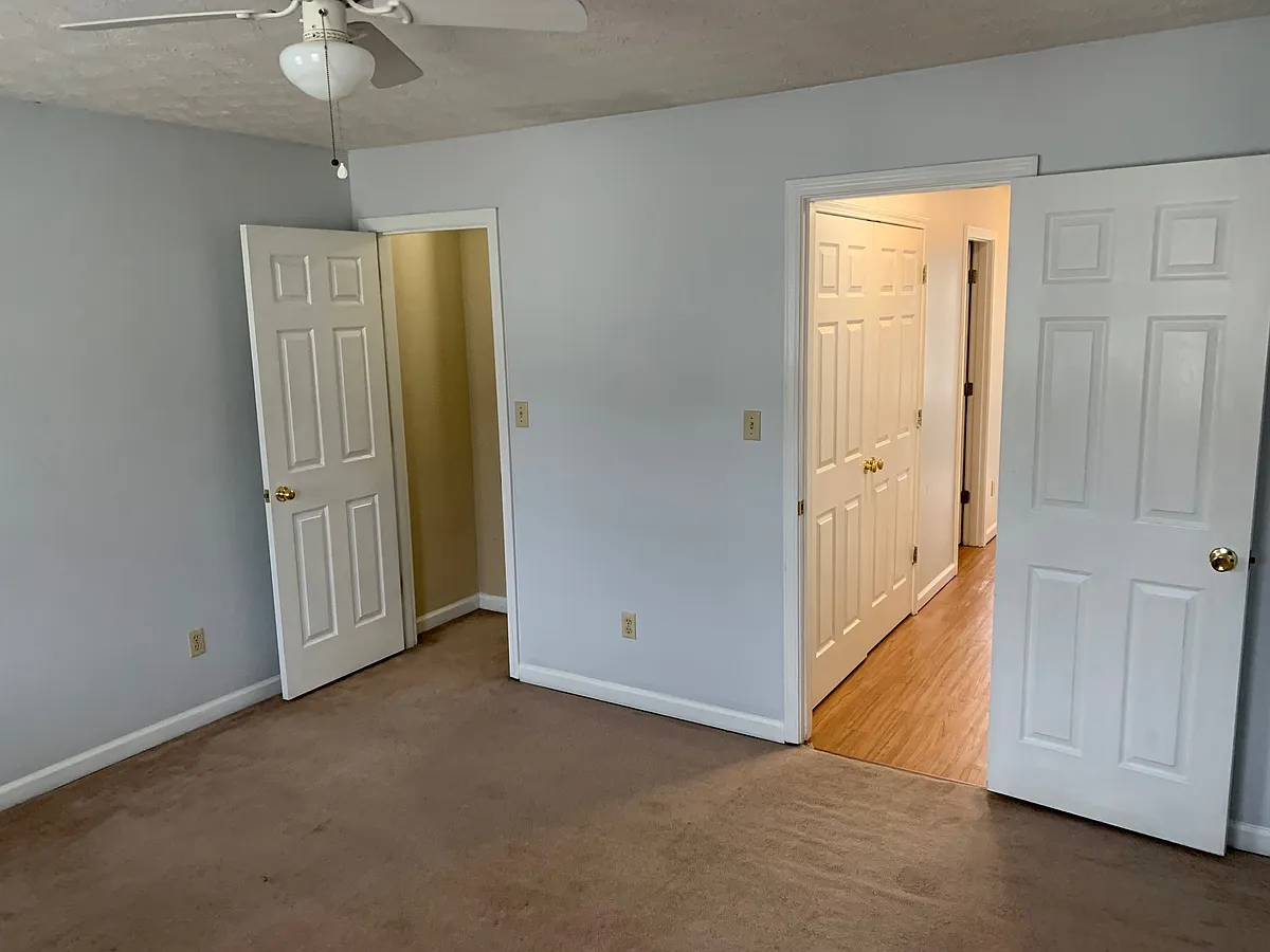 Building Photo - 1407 Glenwood St #8