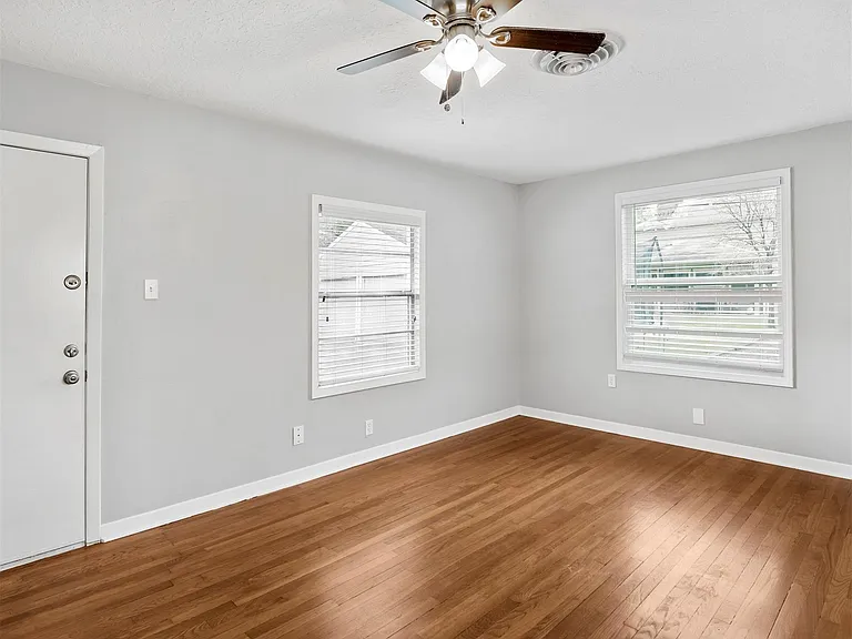 6421 Teluco St — Photo 14