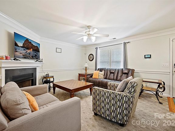 5th image of 556 Kenbridge Ln