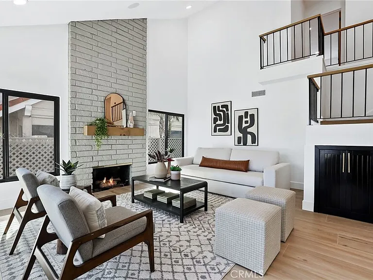 3889 Humboldt Dr — Photo 22
