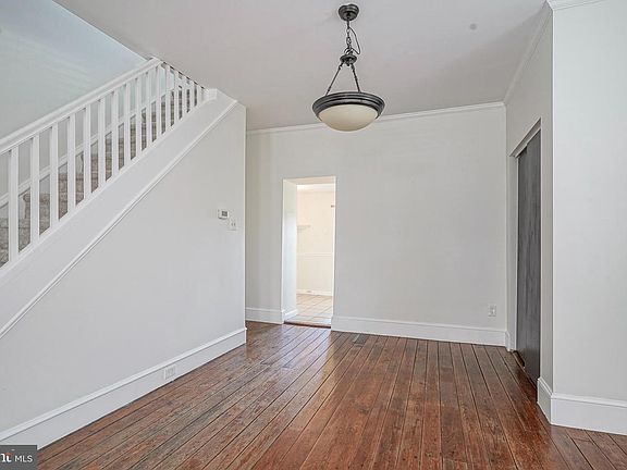 5th image of 4774 Silverwood St