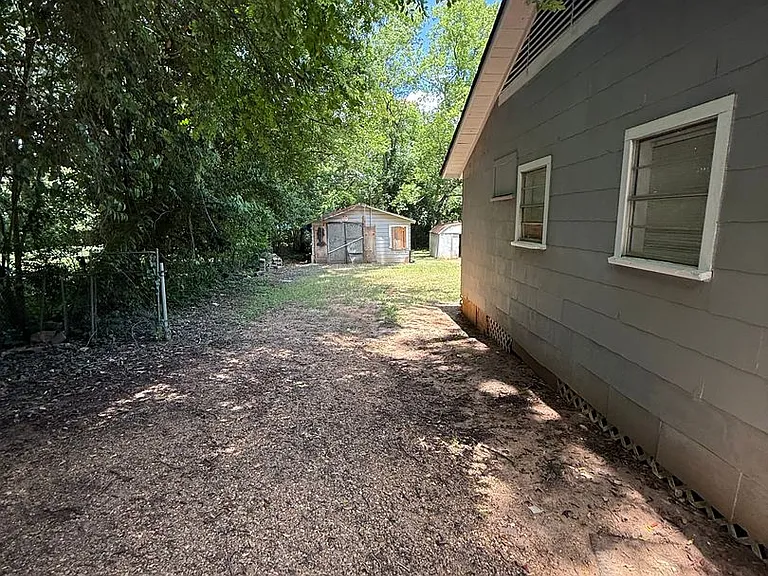 2015 Rigby St — Photo 2