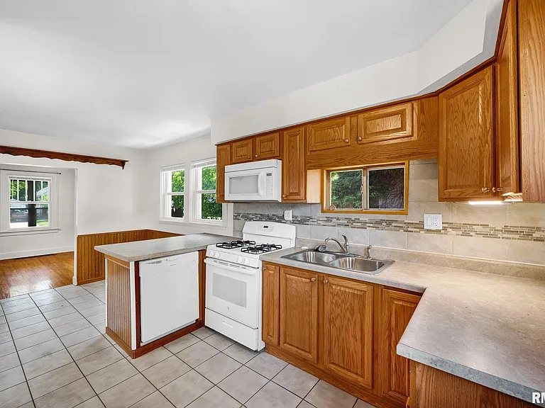 1413 W Gilbert Ave — Photo 10
