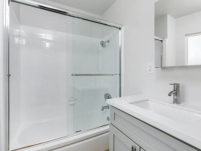 1911 S Palm Grove Ave #4 — Photo 8