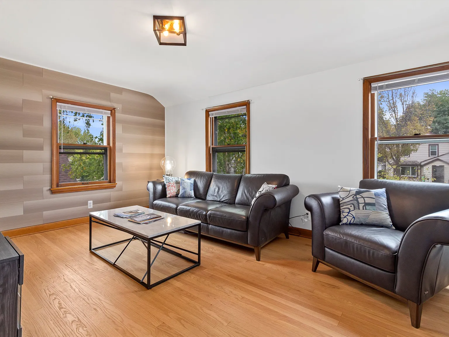 2 bed, 1100 sqft, $1,450 — Photo 3