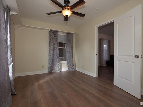4th image of 426 S Main St