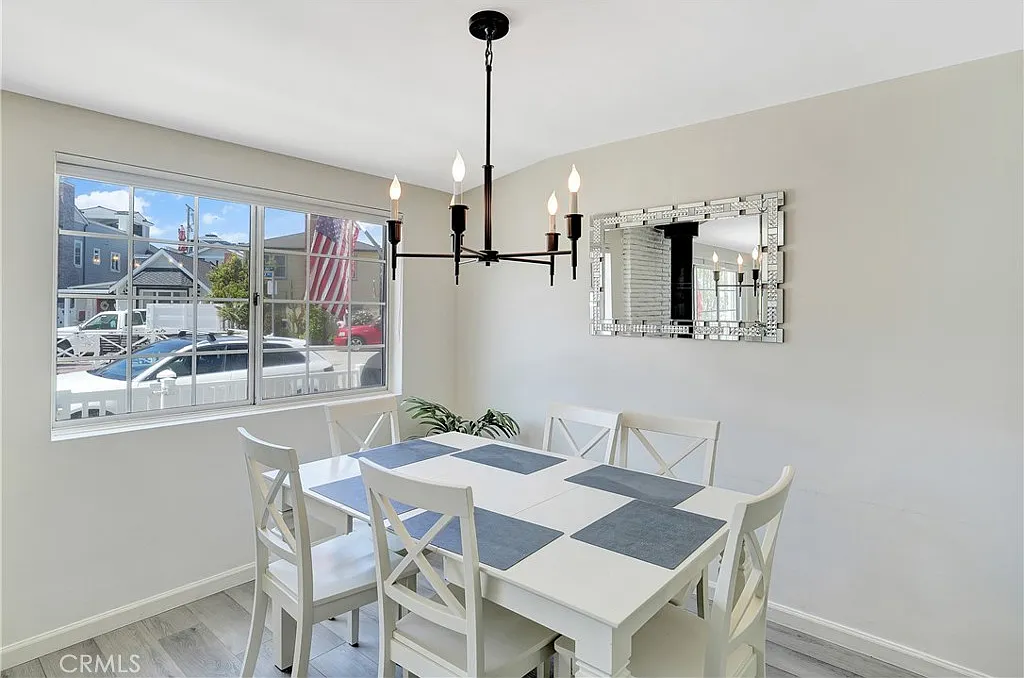3 bed, 1200 sqft, $8,000 — Photo 4