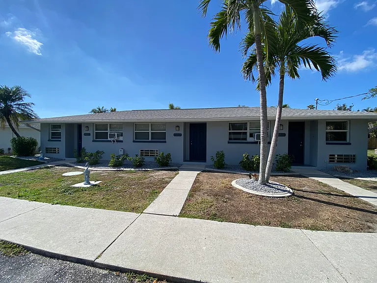 3415 Palm Dr #1 — Photo 2