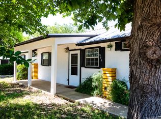 556 Enchanted River Dr, Bandera, TX 78003