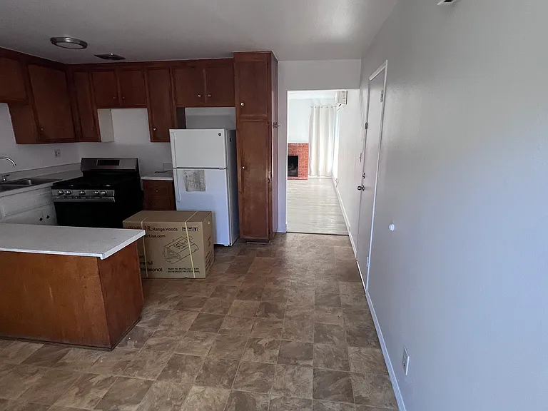 1829 Aileron Ave — Photo 10