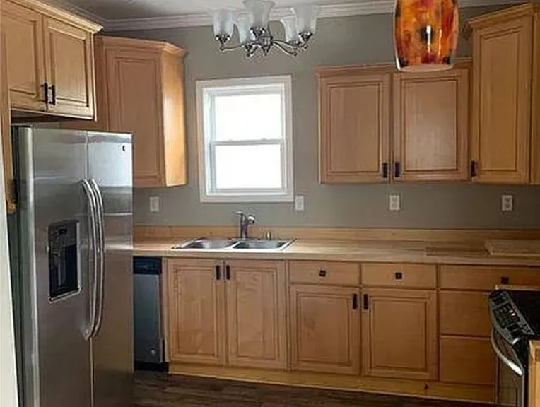 595 Seward St — Photo 7