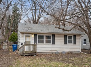 1312 E 27th Ct, Des Moines, IA 50317