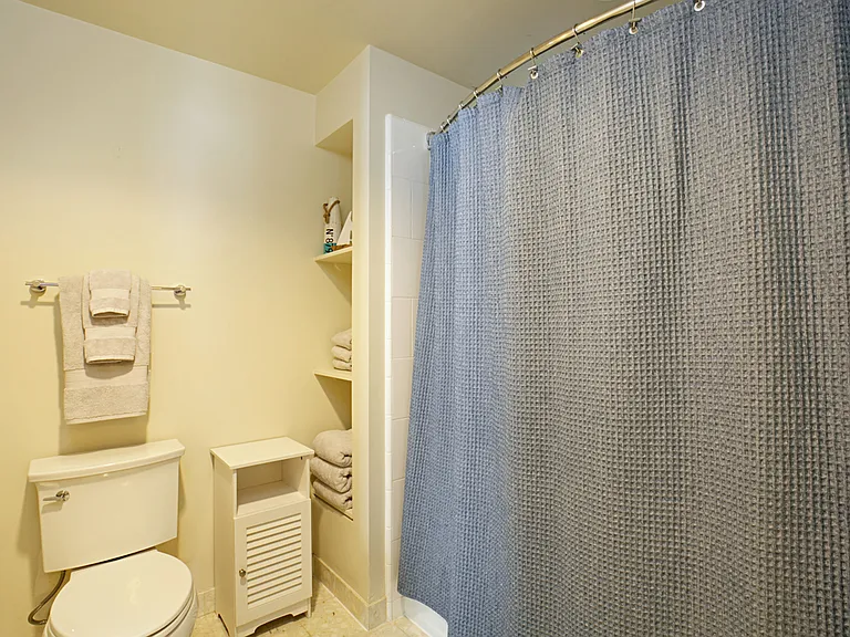 350 11th Ave #931 — Photo 29