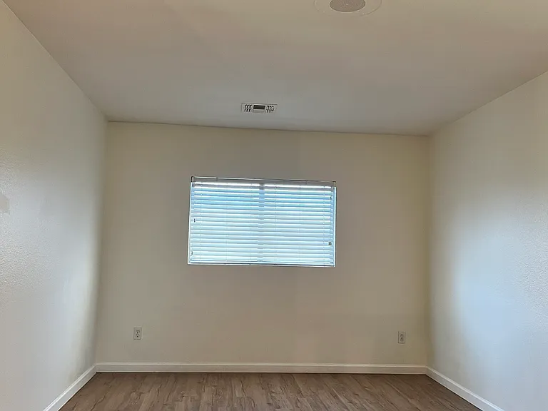 3728 E Liberty Ln — Photo 19