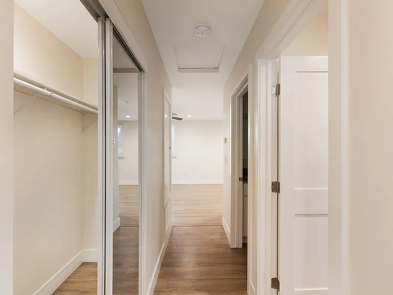 1731 S Burlington Ave #1/2 — Photo 16