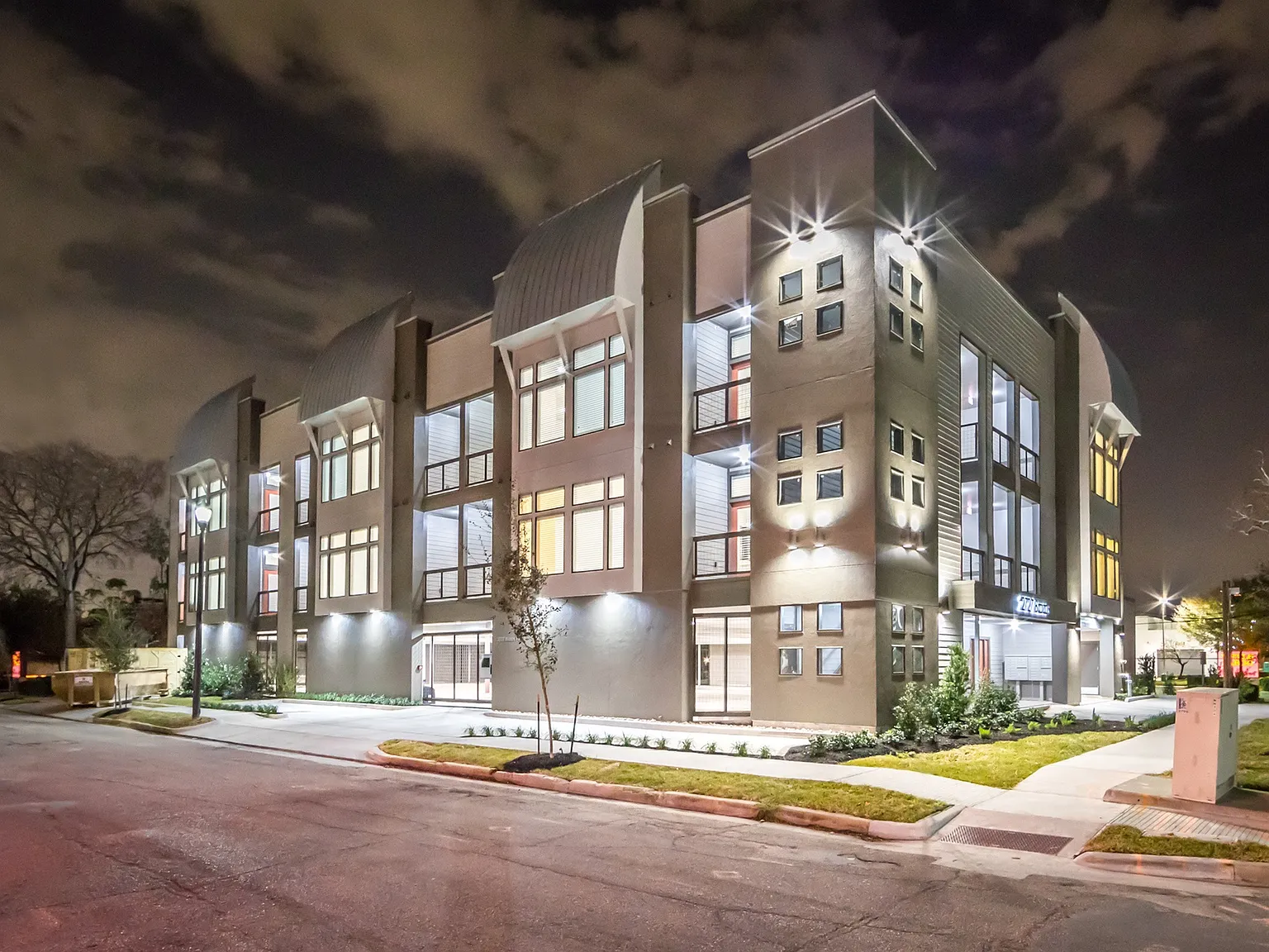 City Place Montrose — Photo 1
