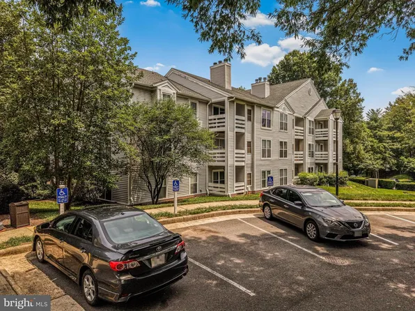 10300 Appalachian Cir #7-106, Oakton, VA 22124