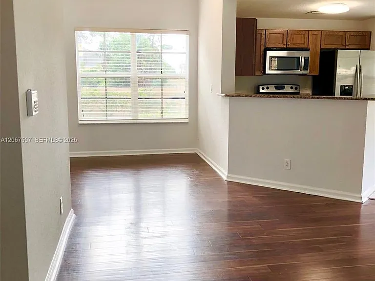 1811 NE 5th St #1501 — Photo 6