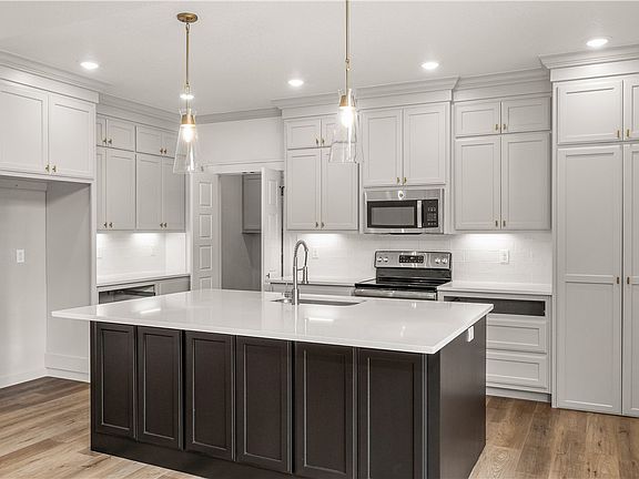 5th image of 5 Blandford Ln