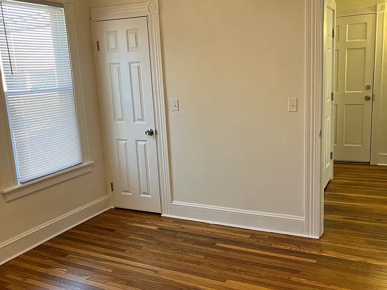 85 Kings Hwy E — Photo 12