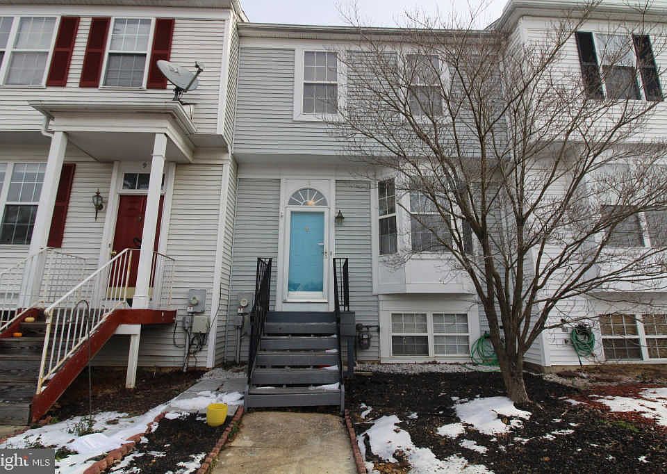 1st image of 11 Brookfield Dr