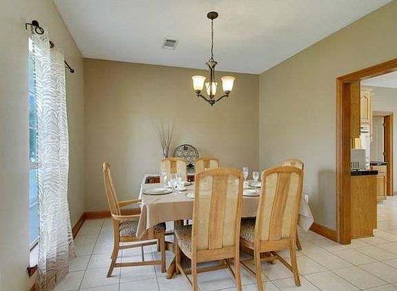 4th image of 90 River Park Dr