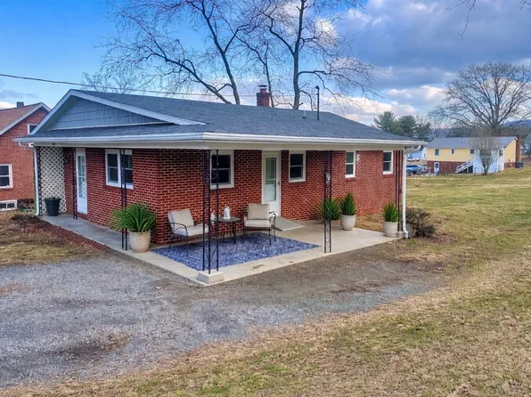 1025 W Washington St, Wytheville, VA 24382