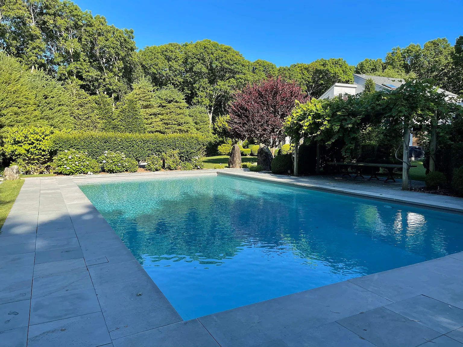 Gated Luxury Escape with Pool, Spa and Designer Gardens — Photo 1