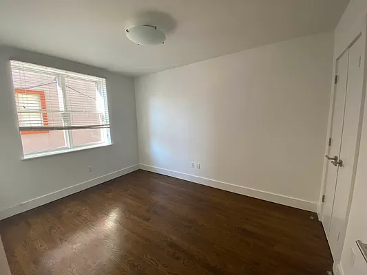 Rented by Premier Metro Realty Corp | media 23