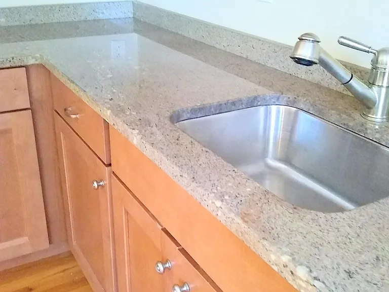 366 New England Ave — Photo 5