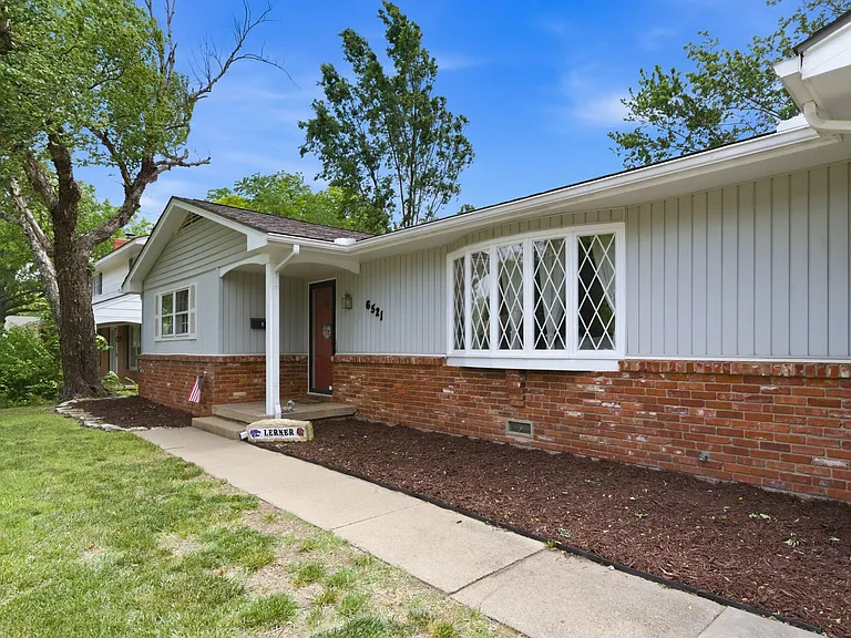 6521 E Farmview St — Photo 3