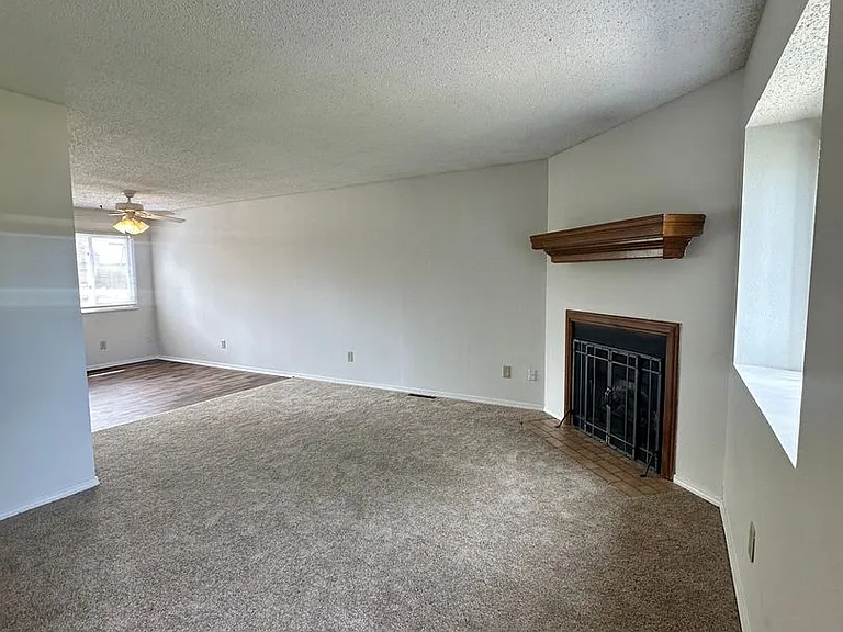 1707 E Walnut Lawn St — Photo 4