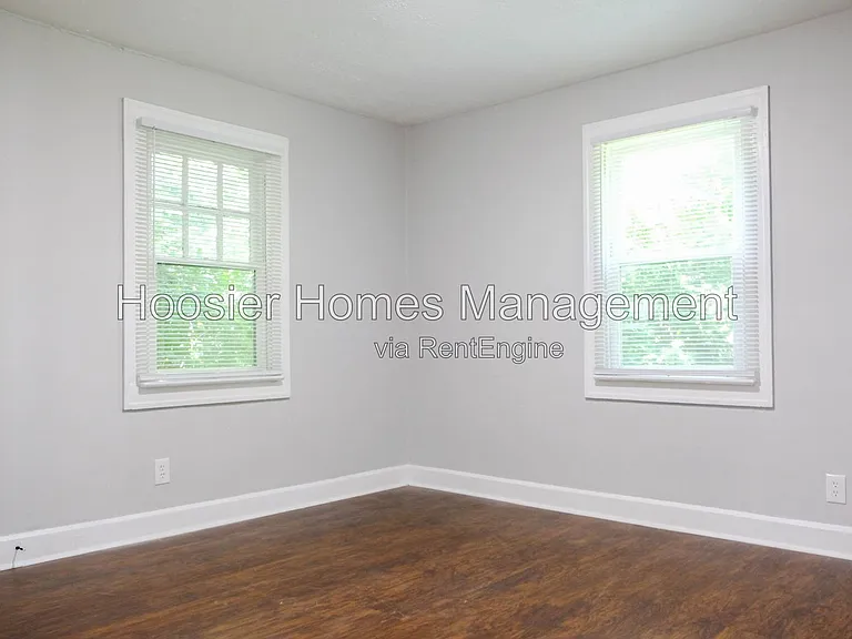 2035 E 43rd St — Photo 18